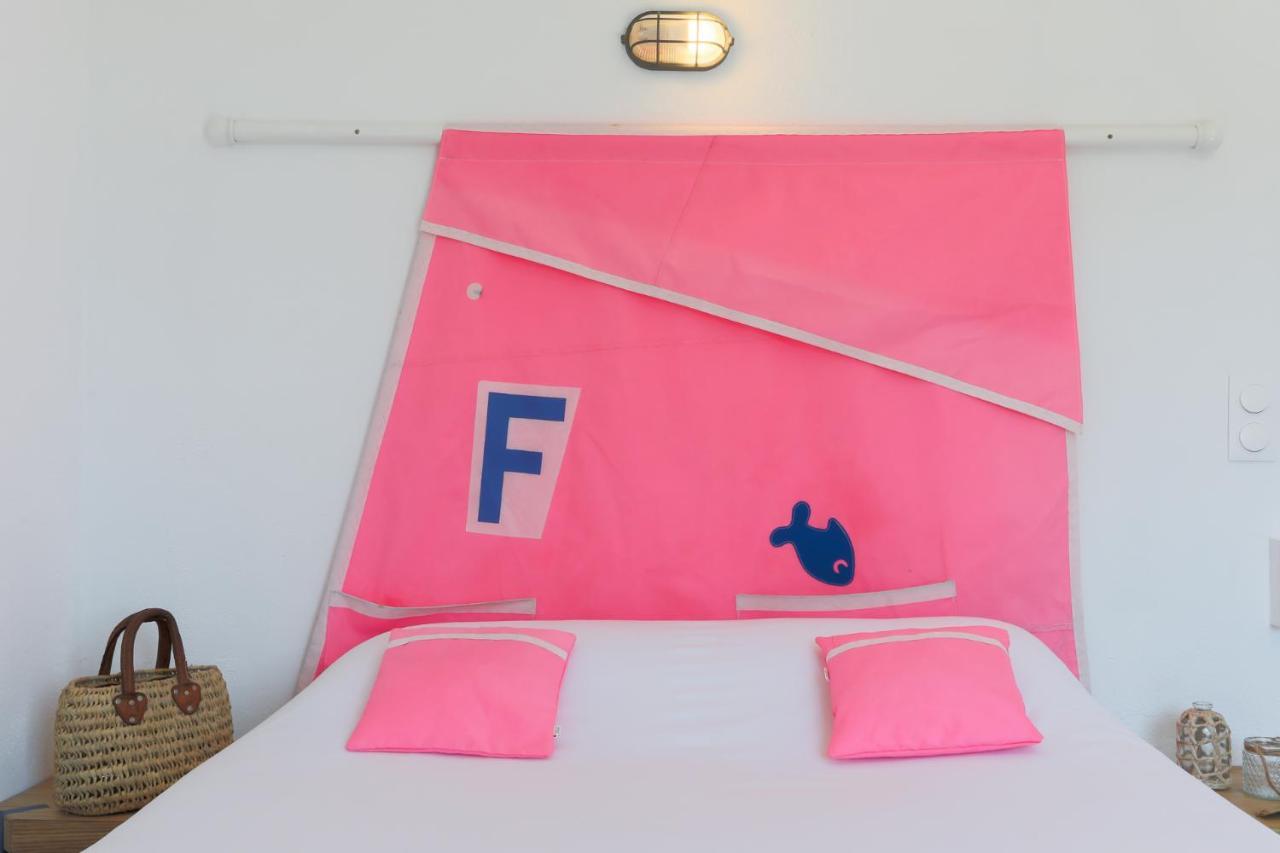 Hotel Almanarre Plage - Hotel Eco-Responsable Face A La Mer Hyeres Bagian luar foto