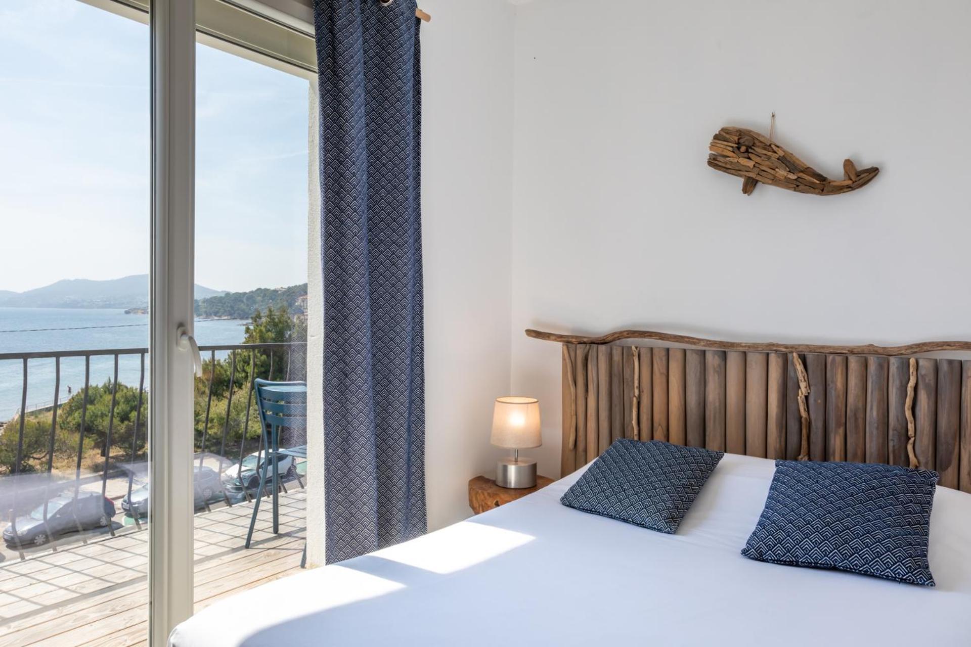 Hotel Almanarre Plage - Hotel Eco-Responsable Face A La Mer Hyeres Bagian luar foto