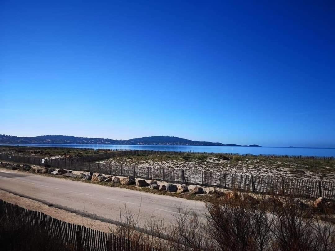 Hotel Almanarre Plage - Hotel Eco-Responsable Face A La Mer Hyeres Bagian luar foto